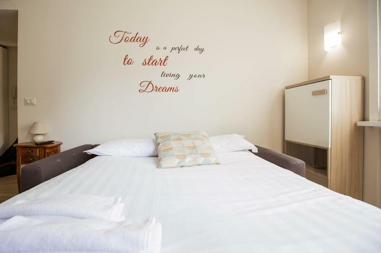Lorenteggio Studio Apt มิลาน ภายนอก รูปภาพ